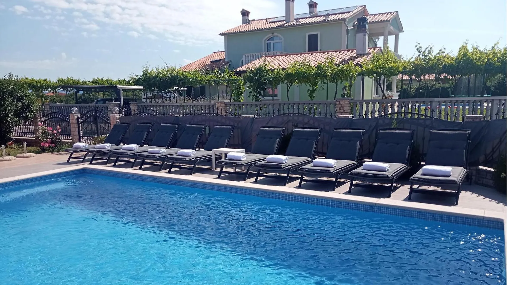 5 Bedroom Stunning Home In Labin Raša Prázdninový dům