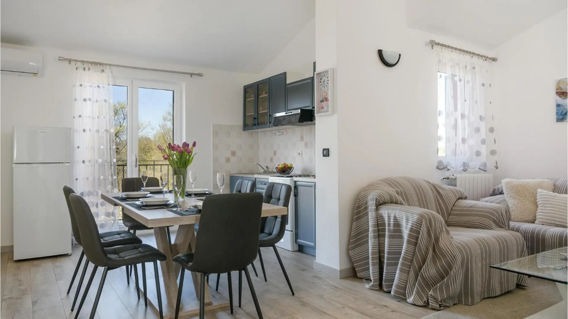 5 Bedroom Stunning Home In Labin Raša